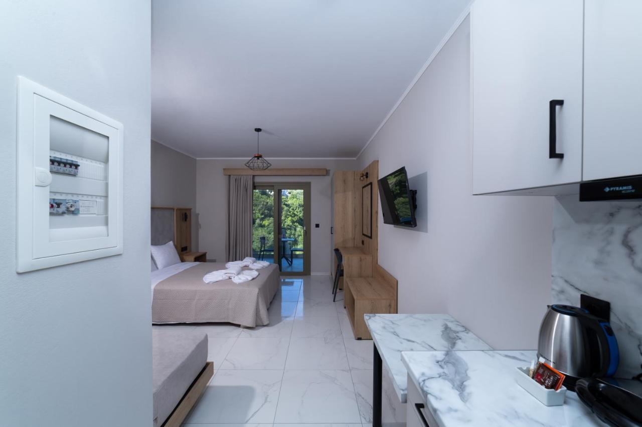 Sky View Suites Kefalonia Vóvikes Exteriör bild
