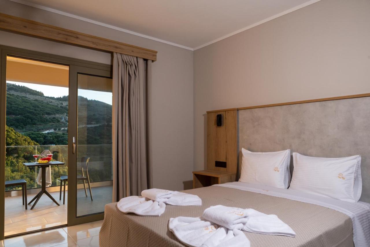 Sky View Suites Kefalonia Vóvikes Exteriör bild